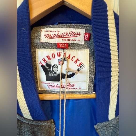 NWT - Mitchell & Ness Throwbacks NFL Denver Broncos Puffer Vest - Picture 3 of 5